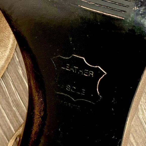 STUART WEITZMAN $299 Women Gold Leather Ice Rink Open Toe‎ Sandals 7.5 - Picture 6 of 6